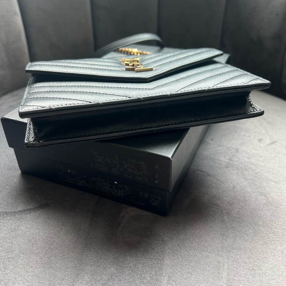 Sale-Yves Saint Laurent Cassandre Monogram Wallet on Chain quilted black - Picture 8 of 10